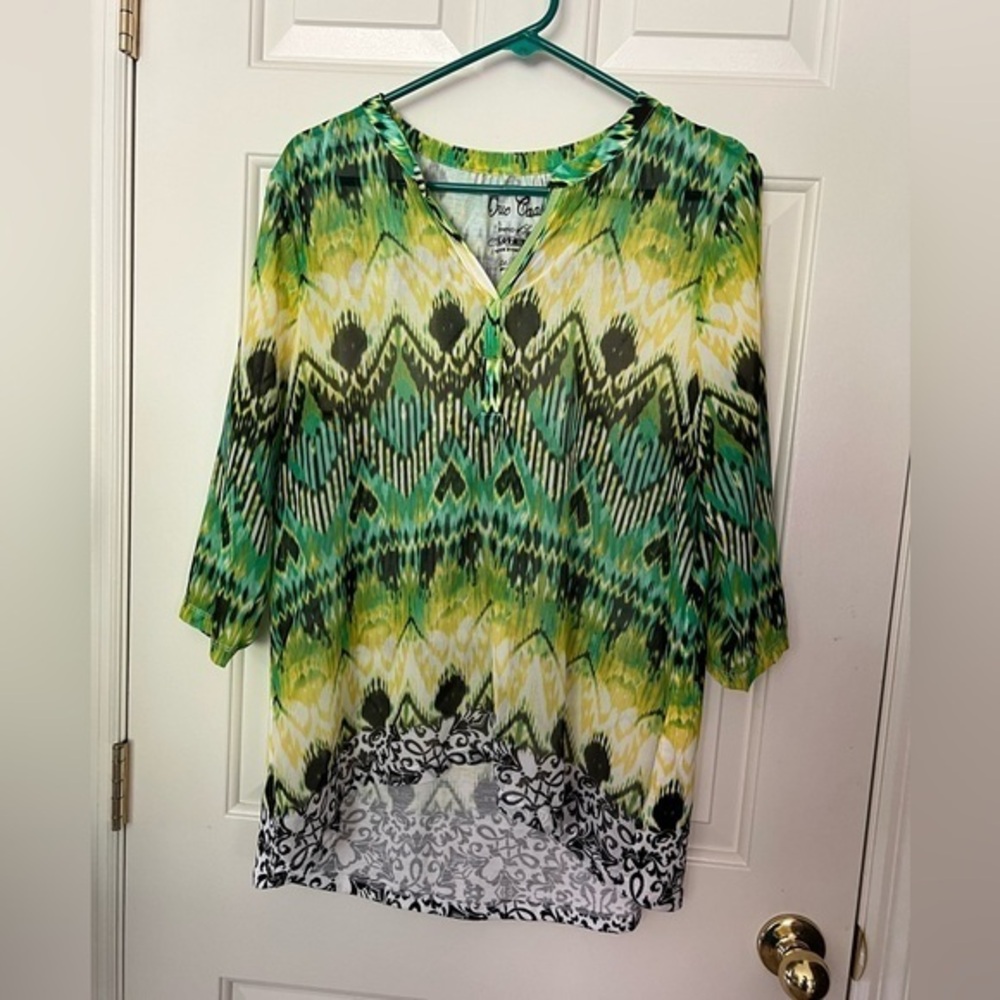 Onque Casuals Green Yellow Abstract Sheer Sleeve Top L V neck
